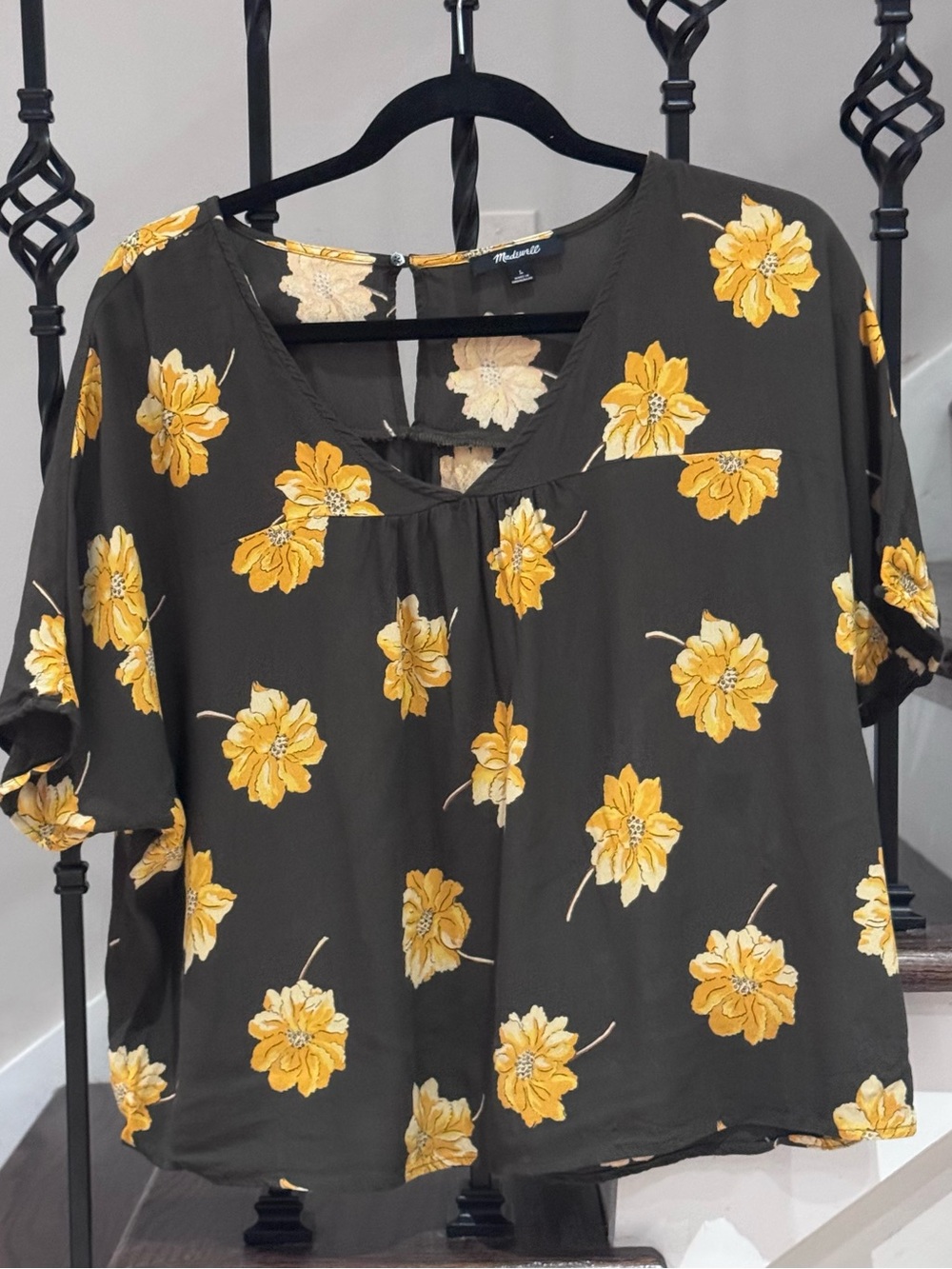 Madewell Olive Green Short Sleeve Floral V-Neck Top